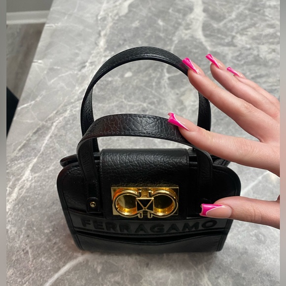 Salvatore Ferragamo Iconic Ganchini bag - Picture 4 of 7